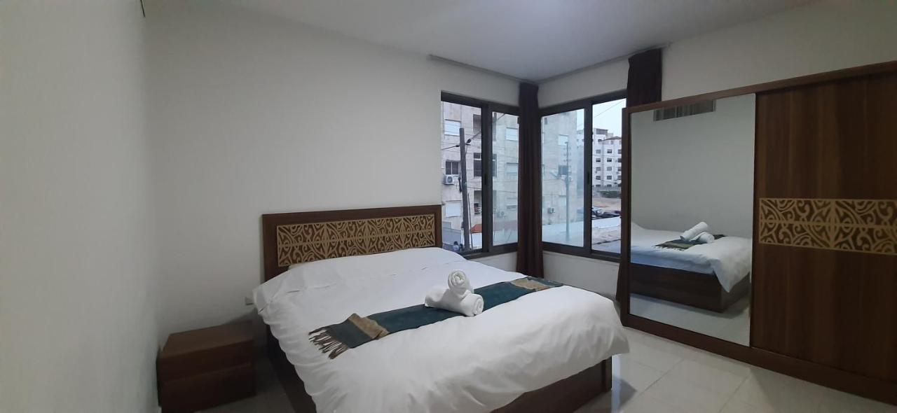 Furnished Apartments Near Mcdonald'S Al-Madina Al-Monawara St Αμμάν Εξωτερικό φωτογραφία