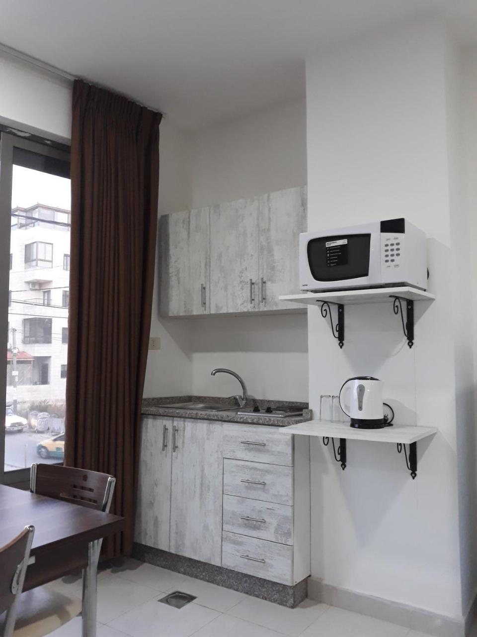 Furnished Apartments Near Mcdonald'S Al-Madina Al-Monawara St Αμμάν Εξωτερικό φωτογραφία